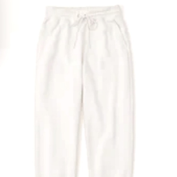 Abercrombie & Fitch Essential Sunday Sweatpant - Picture 1 of 6